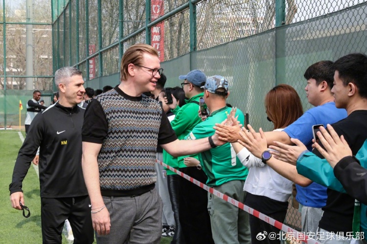 开云娱乐-球迷+媒体开放日，感谢有你！💚💚💚