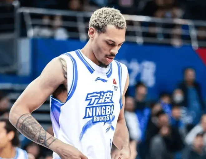 开云体育-贝兹利全场出战55秒,正向数据全部挂零、正负值-9